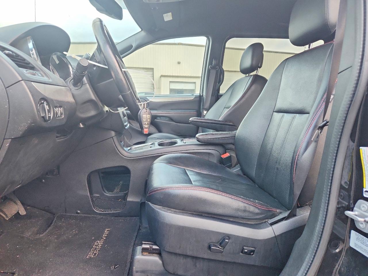 2015 DODGE GRAND CARAVAN photo 13