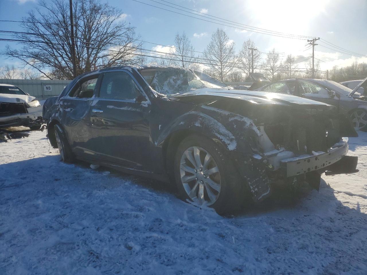 2019 CHRYSLER 300 LIMITED photo 4