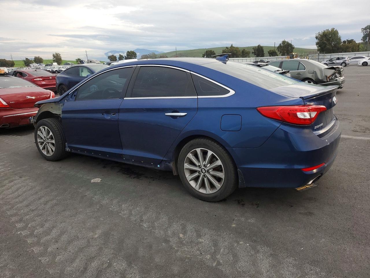 2017 HYUNDAI SONATA SPORT photo 2