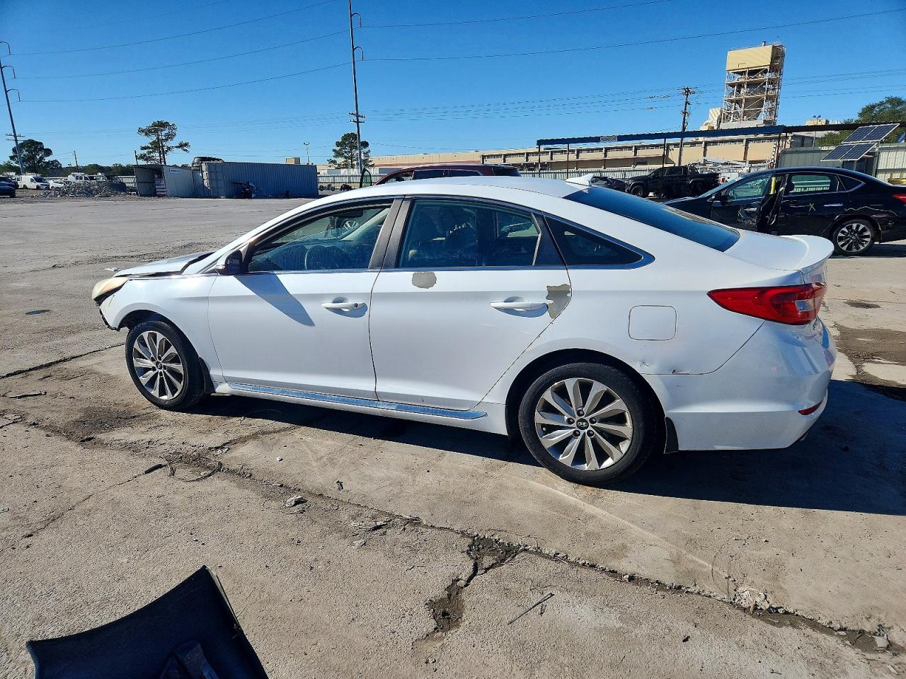 2015 HYUNDAI SONATA SPORT photo 2