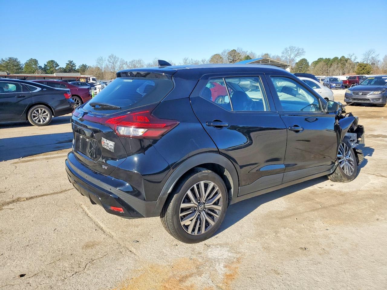 2021 NISSAN KICKS SV photo 3