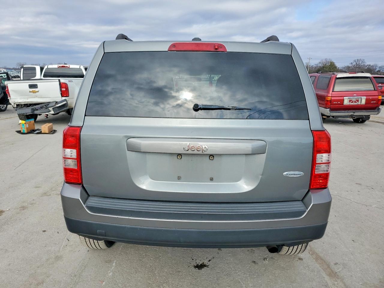 2012 JEEP PATRIOT LATITUDE photo 6
