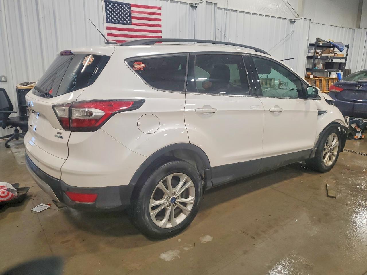 2017 FORD ESCAPE SE photo 3