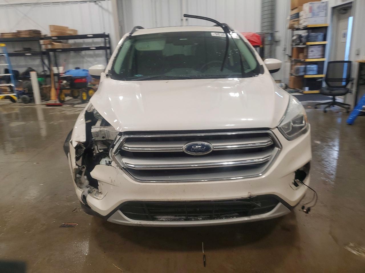 2017 FORD ESCAPE SE photo 5