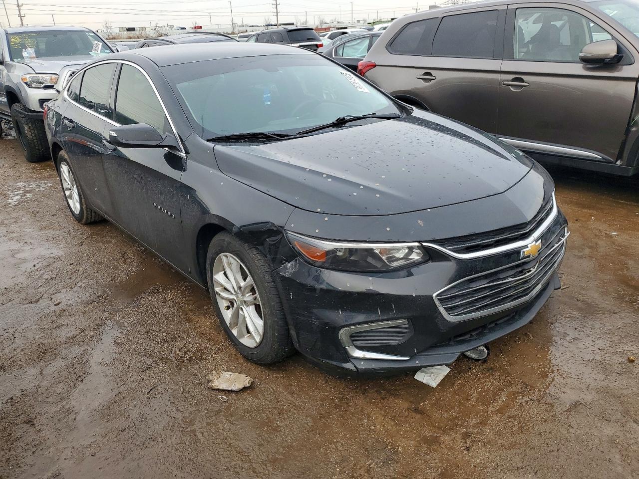 2017 CHEVROLET MALIBU LT photo 4