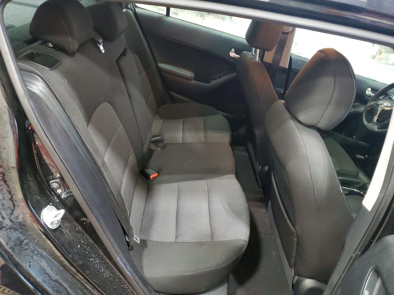 2017 KIA FORTE LX photo 11