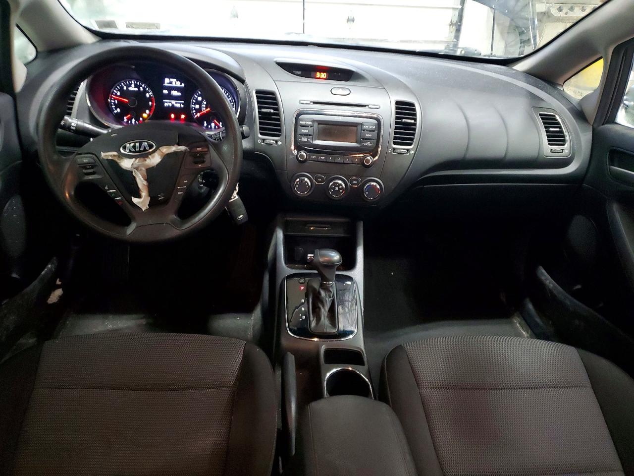 2017 KIA FORTE LX photo 8