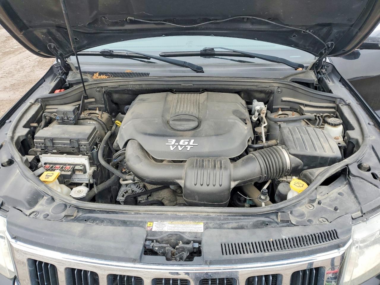 2012 JEEP GRAND CHEROKEE LIMITED photo 12