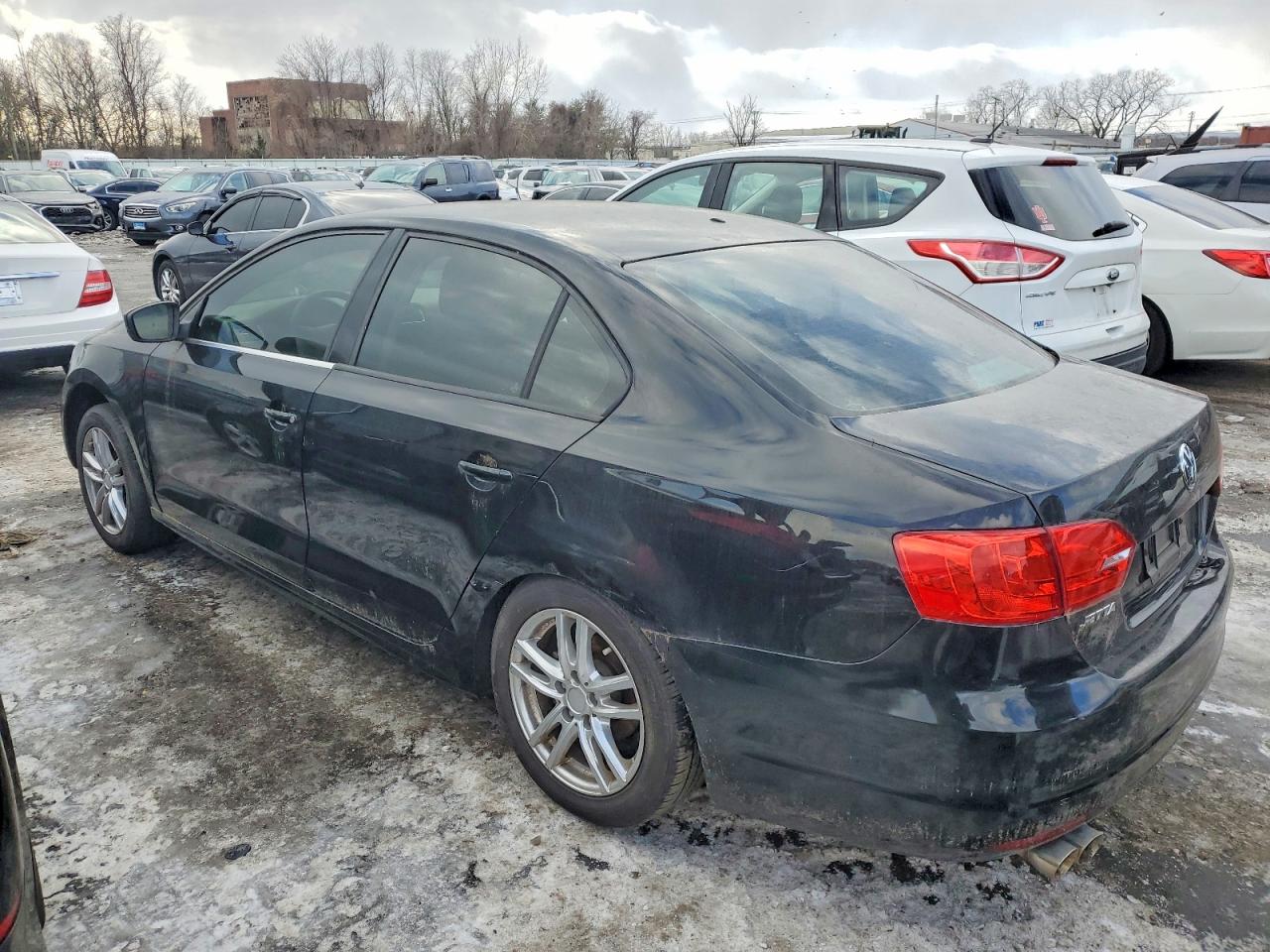 2014 VOLKSWAGEN JETTA BASE photo 2