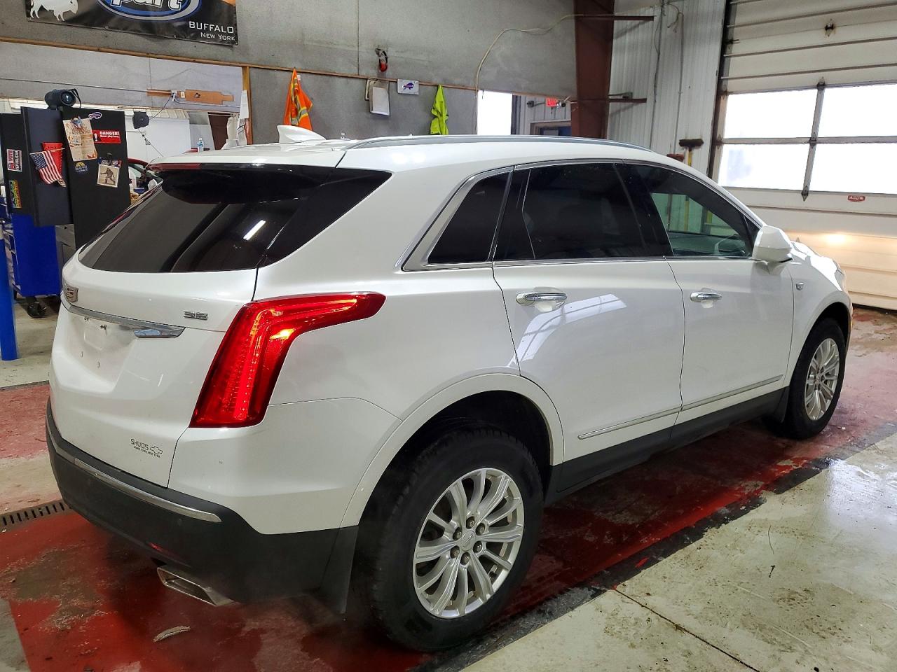 2018 CADILLAC XT5 photo 3