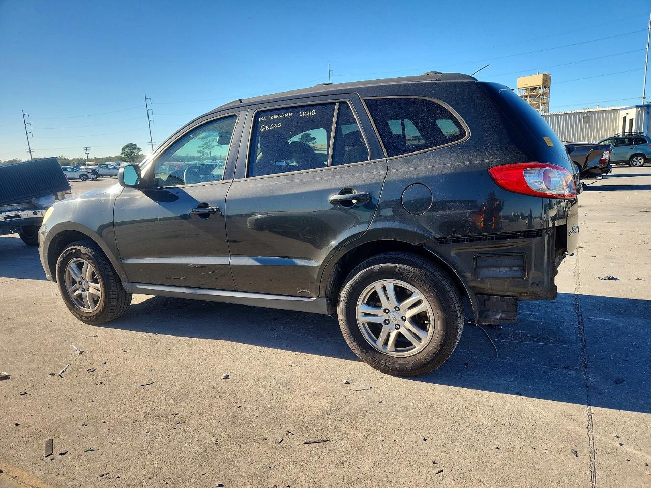 2012 HYUNDAI SANTA FE GLS photo 2