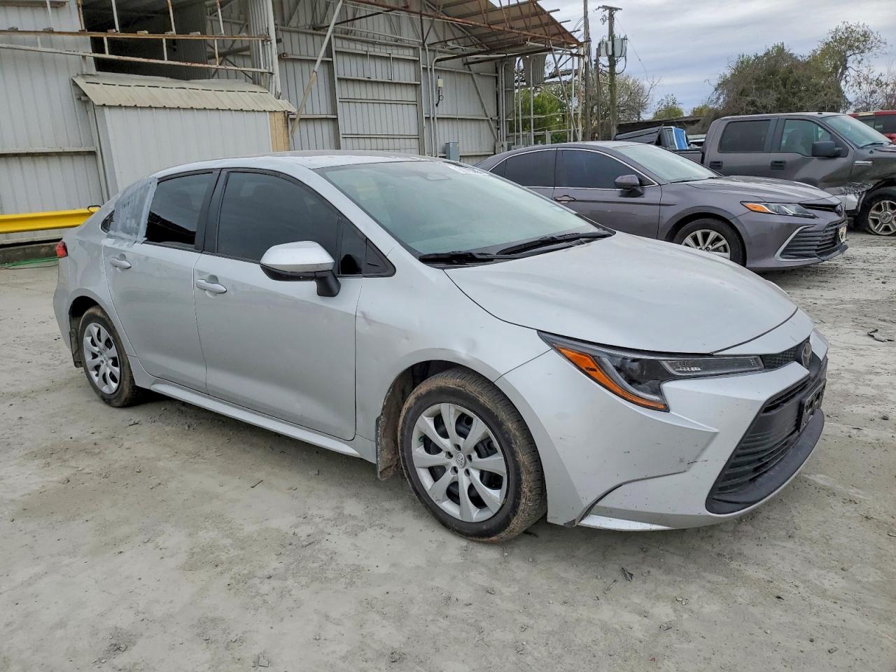 2024 TOYOTA COROLLA LE photo 4