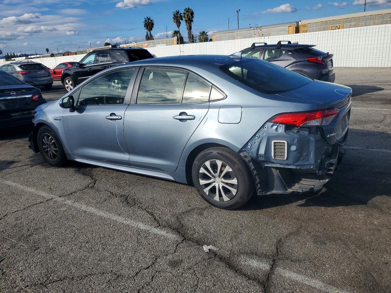 2020 TOYOTA COROLLA LE photo 2