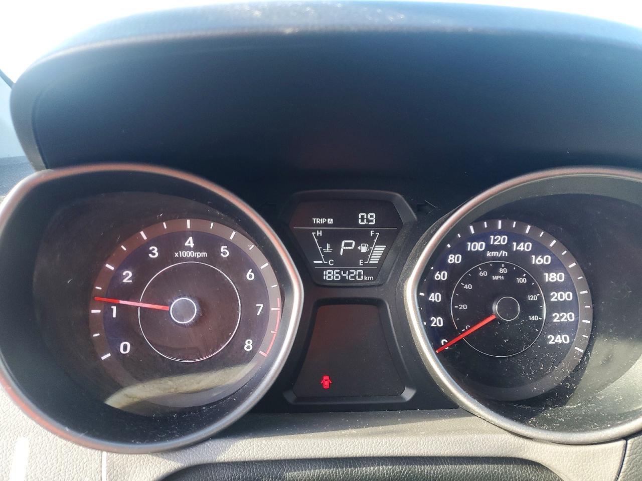 2014 HYUNDAI ELANTRA SE photo 9