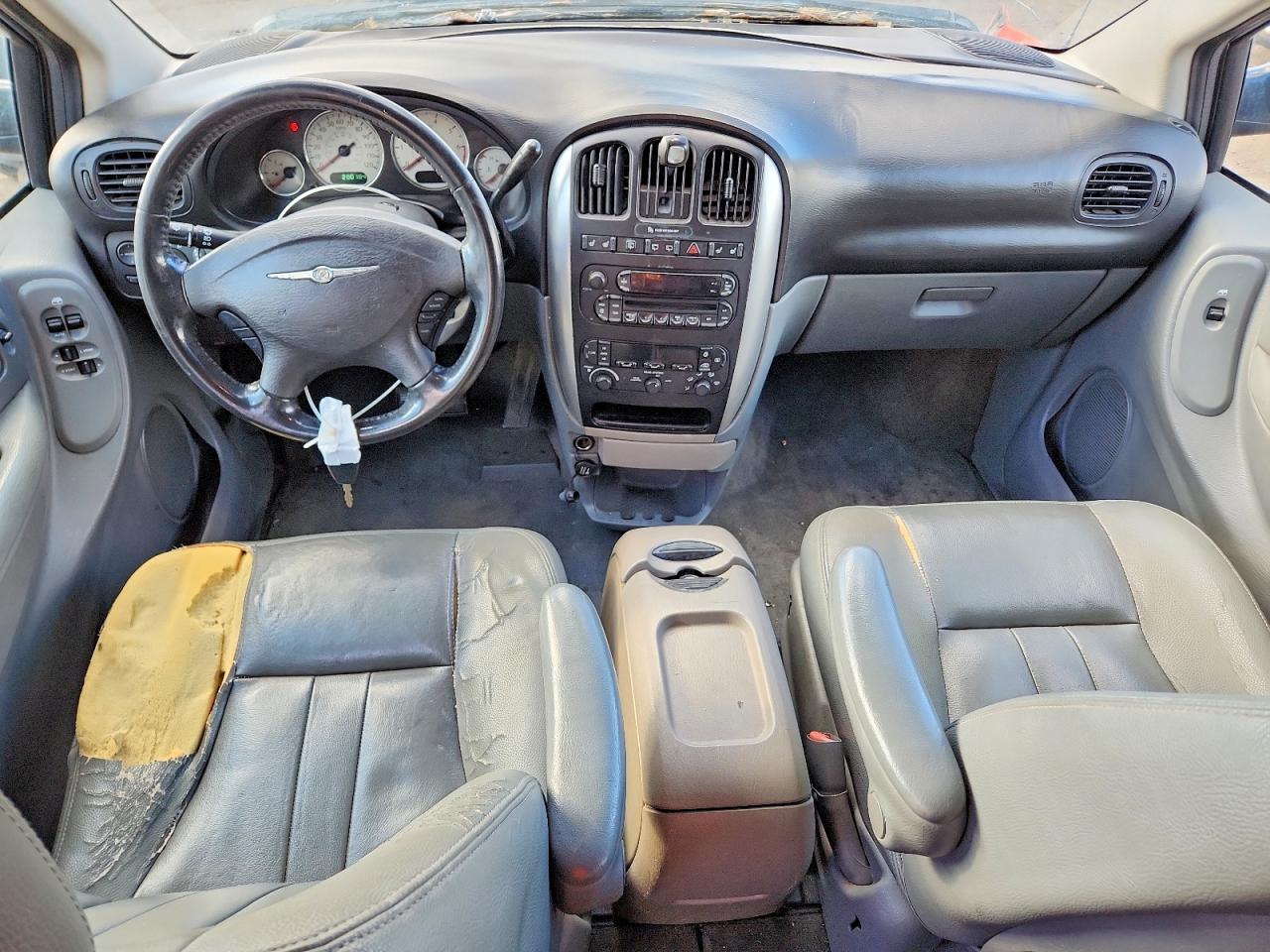 2006 CHRYSLER TOWN & COUNTRY TOURING photo 8