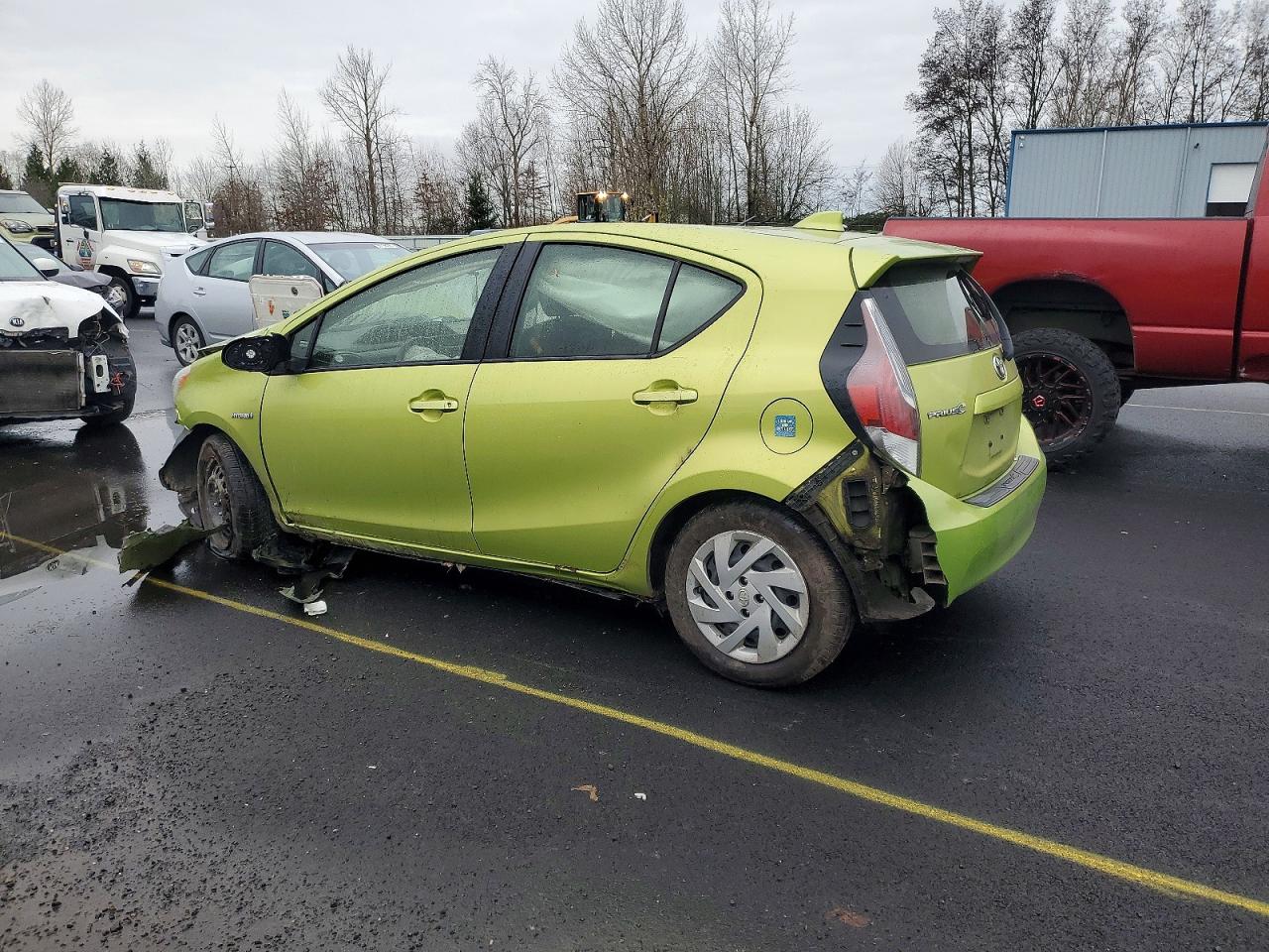 2015 TOYOTA PRIUS C photo 2