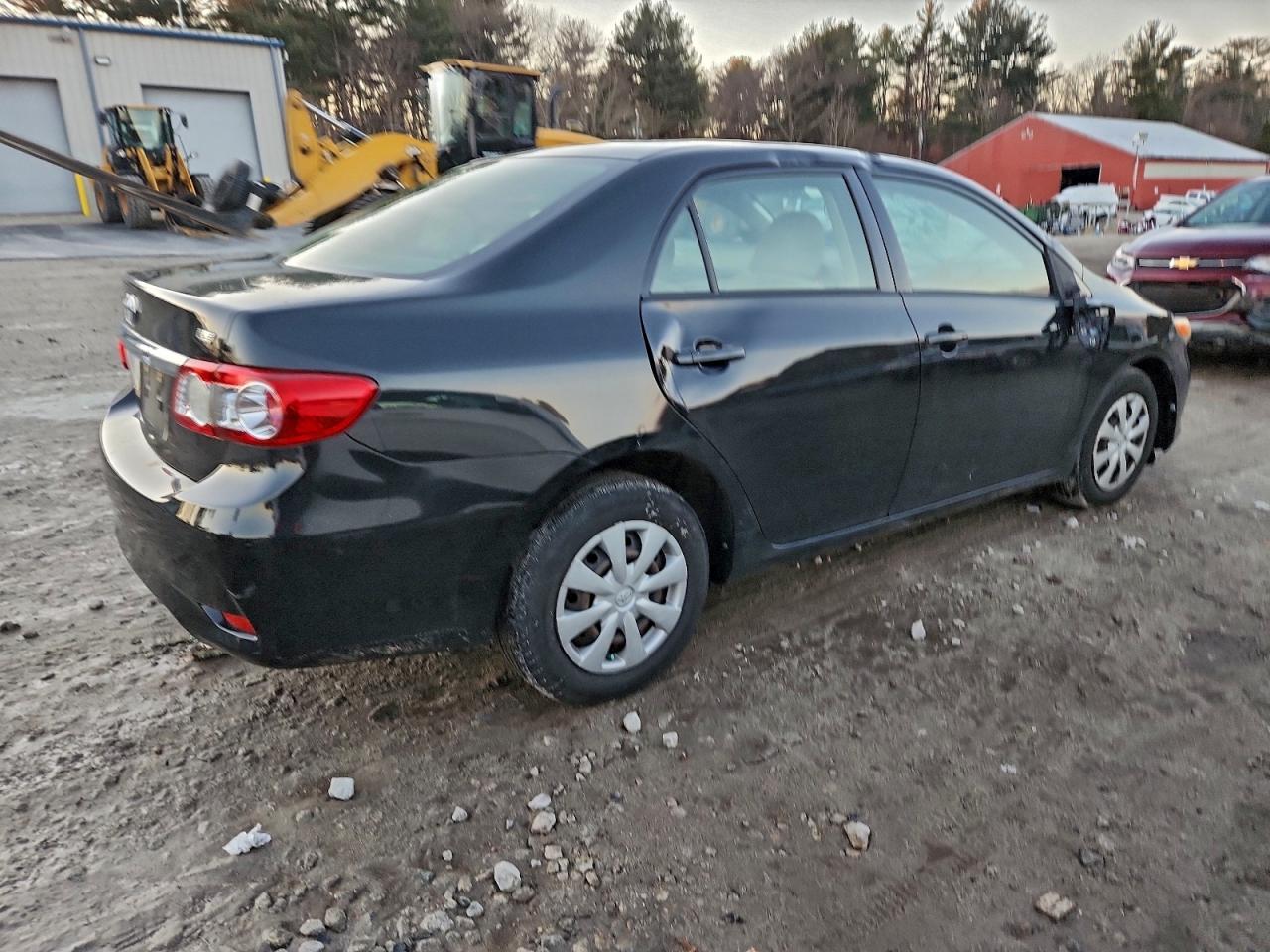 2011 TOYOTA COROLLA BASE photo 3