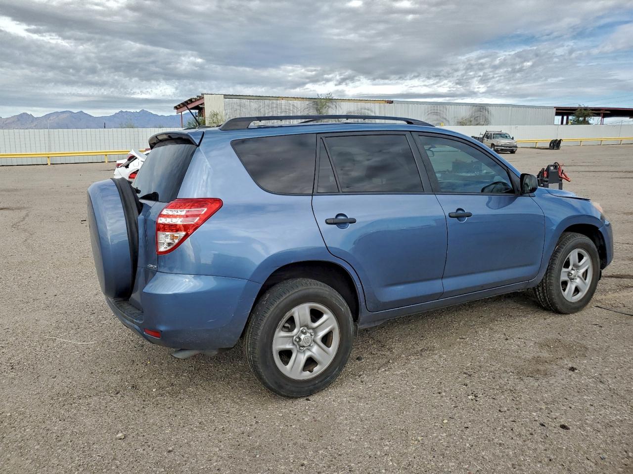 2012 TOYOTA RAV4 photo 3
