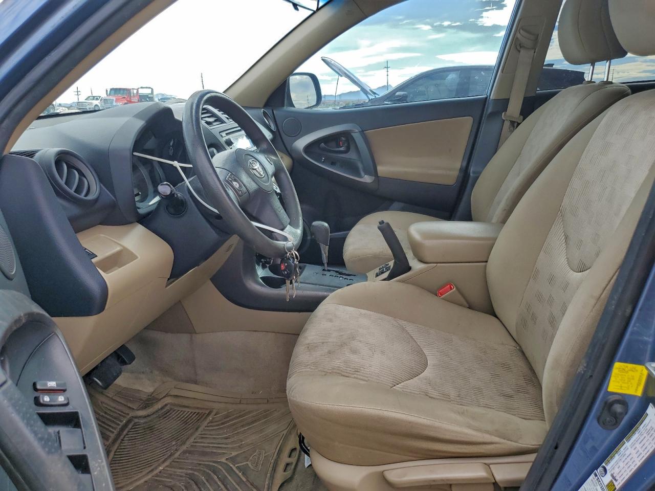 2012 TOYOTA RAV4 photo 7