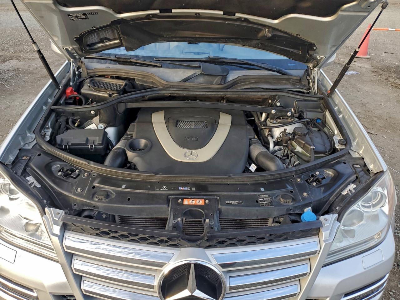 2010 MERCEDES-BENZ GL 550 4MATIC photo 12