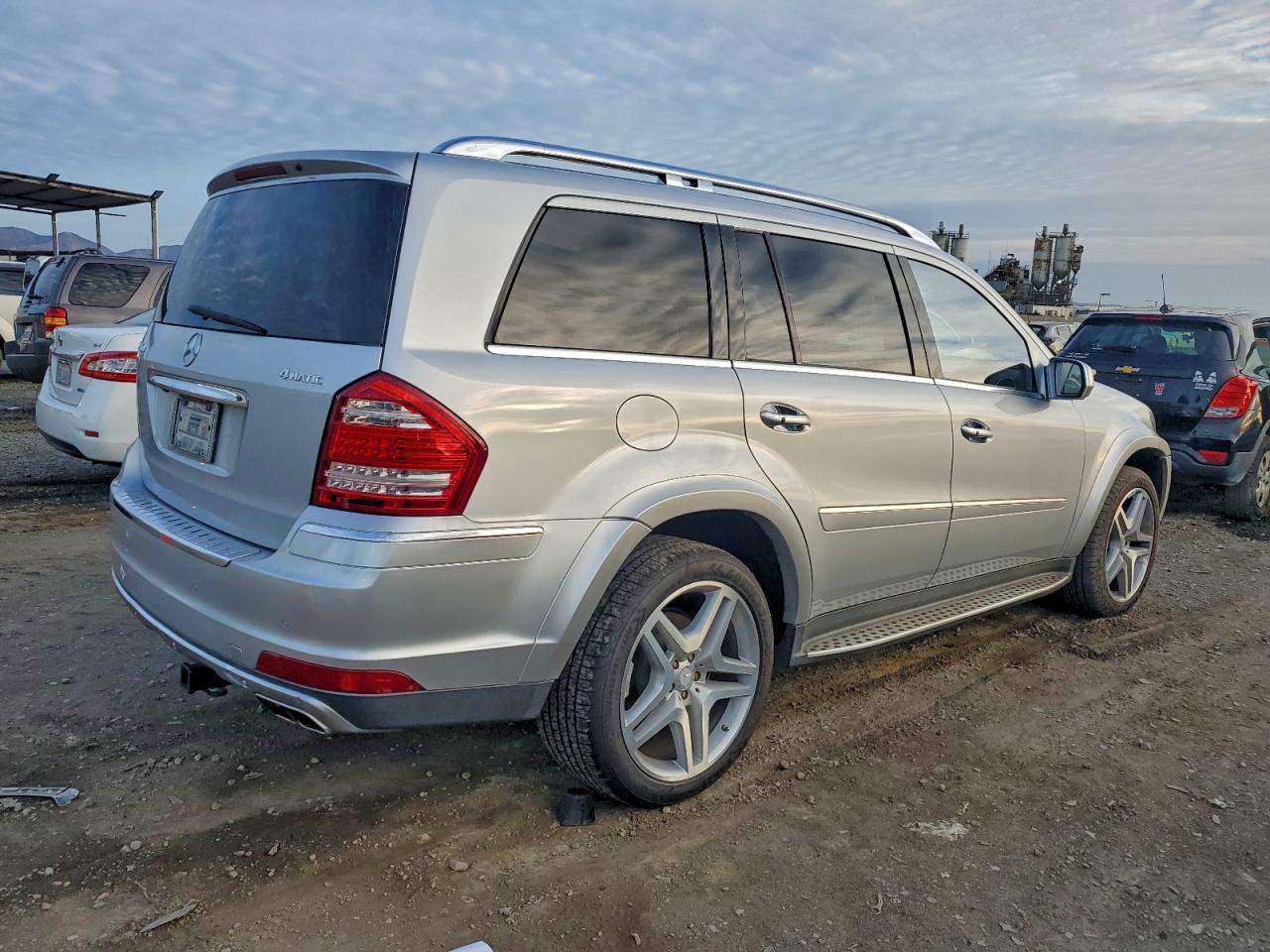 2010 MERCEDES-BENZ GL 550 4MATIC photo 3