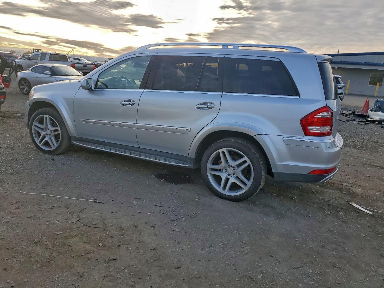 2010 MERCEDES-BENZ GL 550 4MATIC photo 2