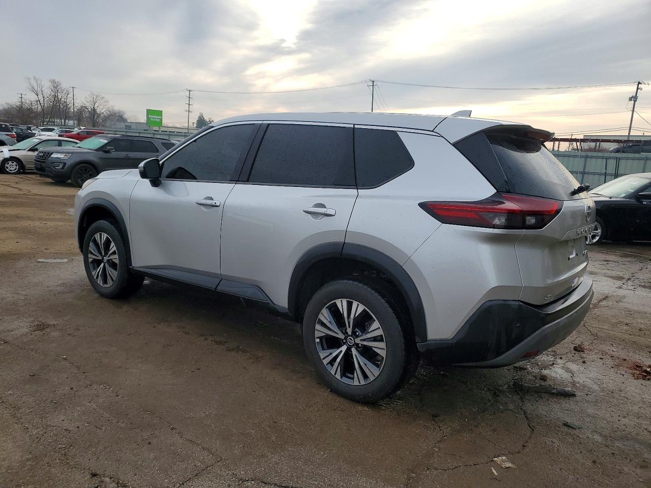 2021 NISSAN ROGUE SV photo 2