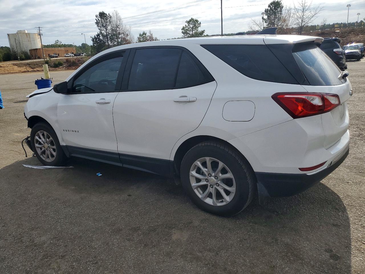 2018 CHEVROLET EQUINOX LS photo 2