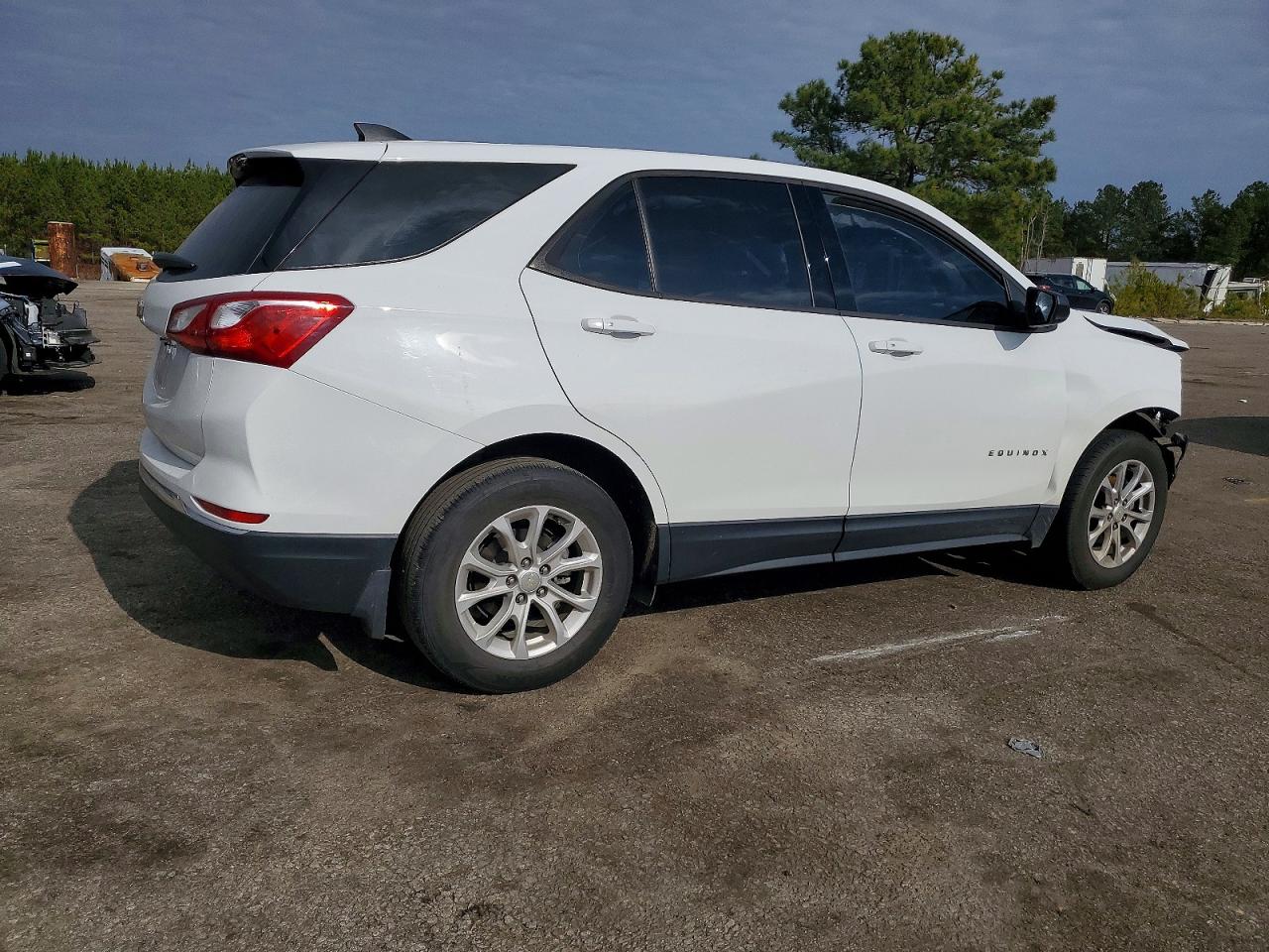 2018 CHEVROLET EQUINOX LS photo 3