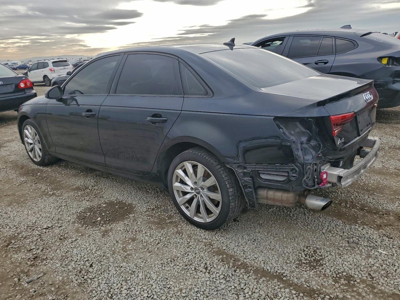 2017 AUDI A4 PREMIUM photo 2
