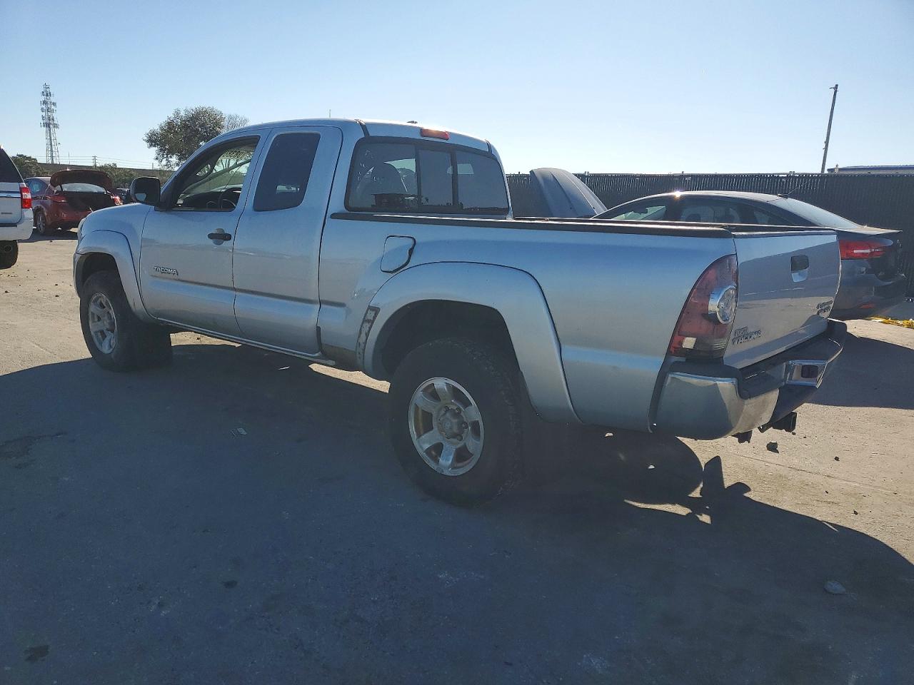 2009 TOYOTA TACOMA photo 2