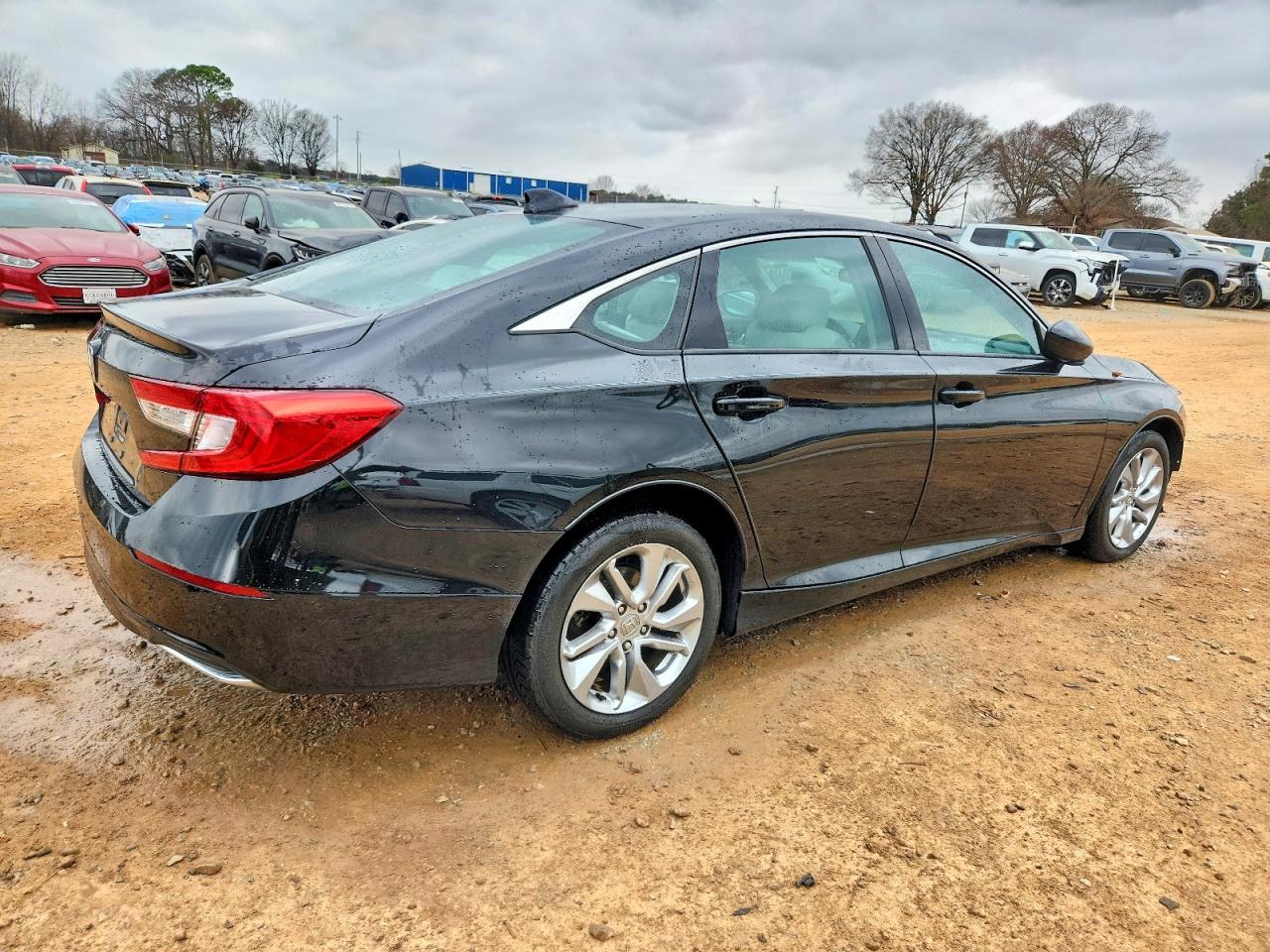 2018 HONDA ACCORD LX photo 3