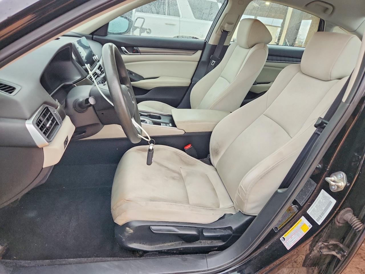 2018 HONDA ACCORD LX photo 7