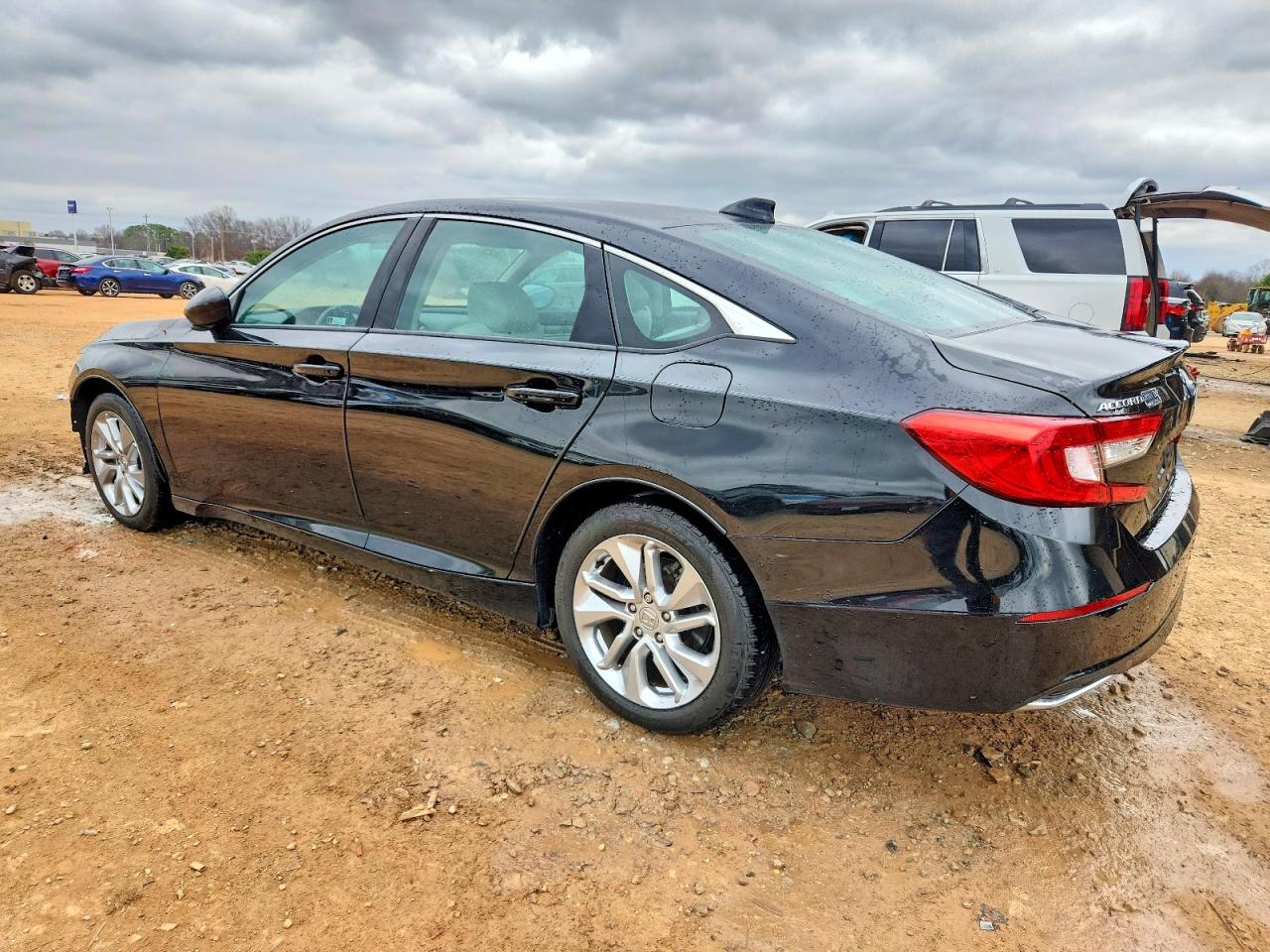 2018 HONDA ACCORD LX photo 2