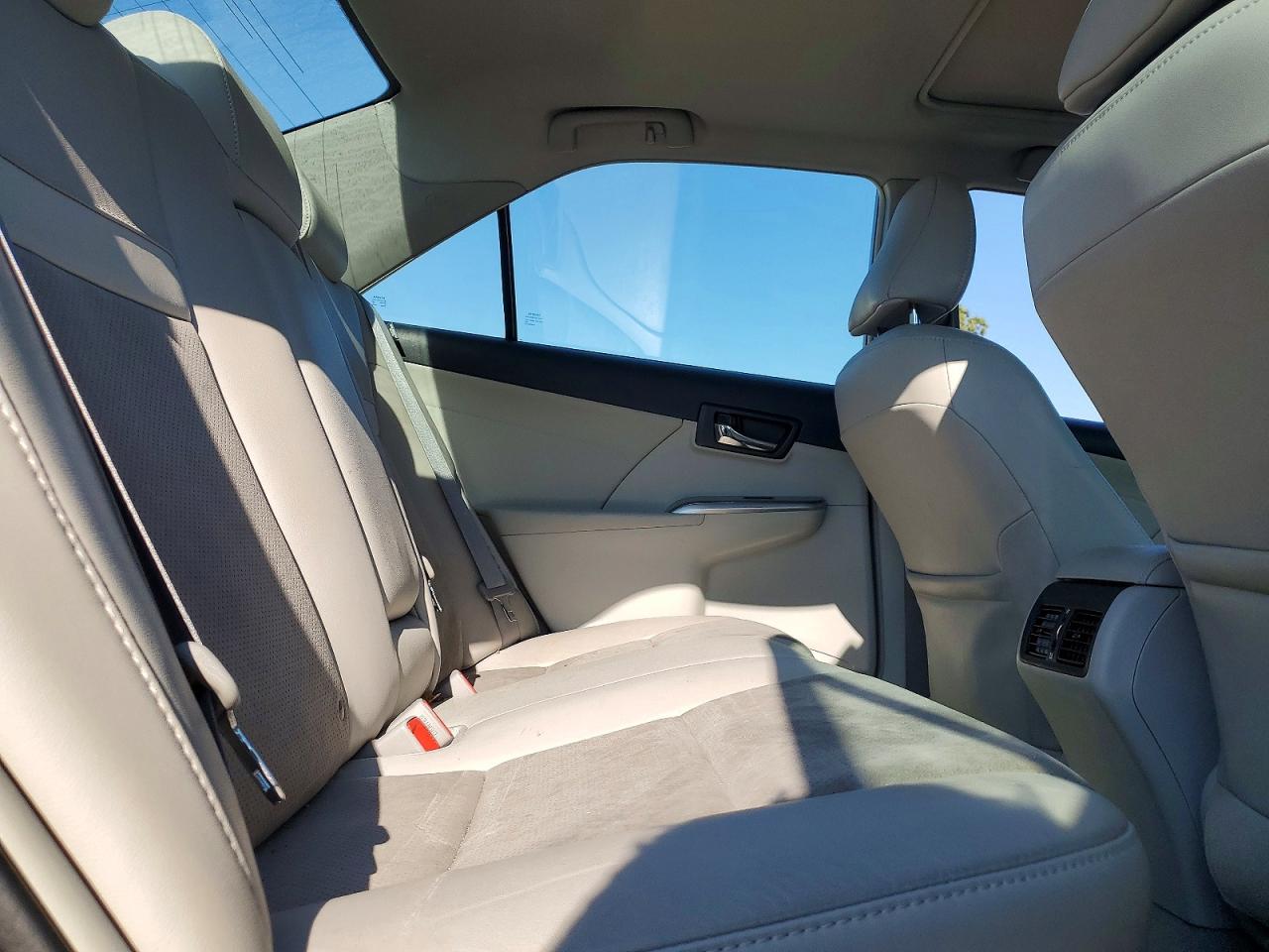 2014 TOYOTA CAMRY HYBRID photo 10