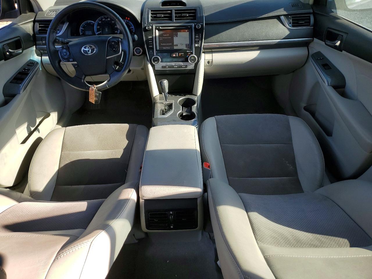 2014 TOYOTA CAMRY HYBRID photo 8