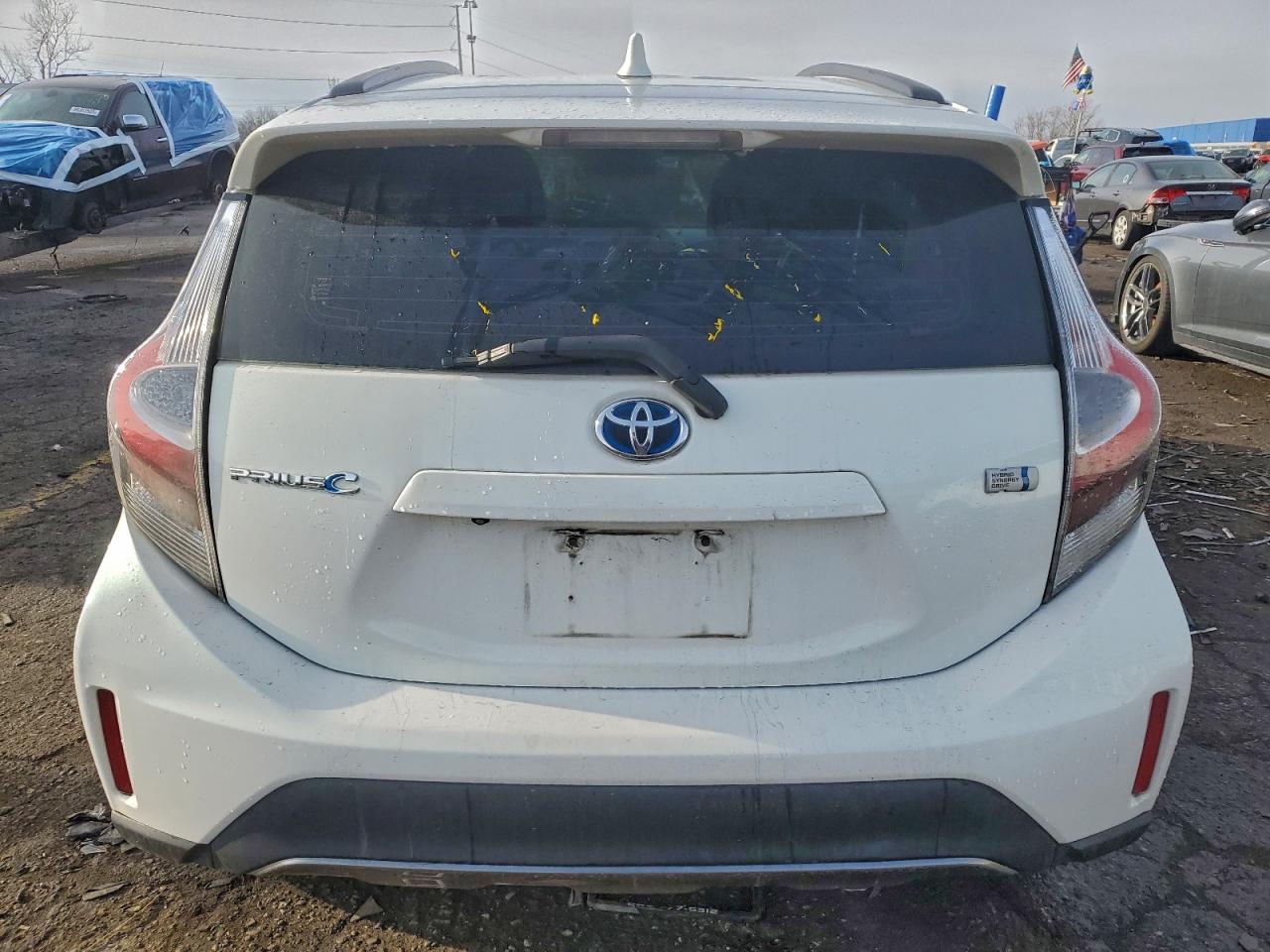 2018 TOYOTA PRIUS C photo 6