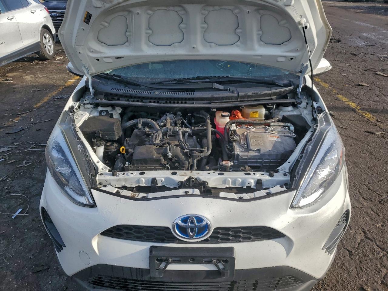 2018 TOYOTA PRIUS C photo 11