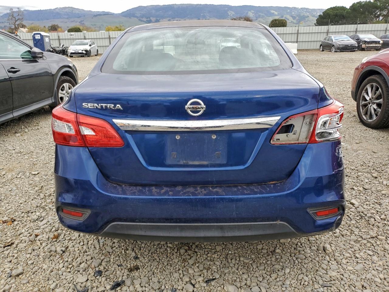 2018 NISSAN SENTRA S photo 6
