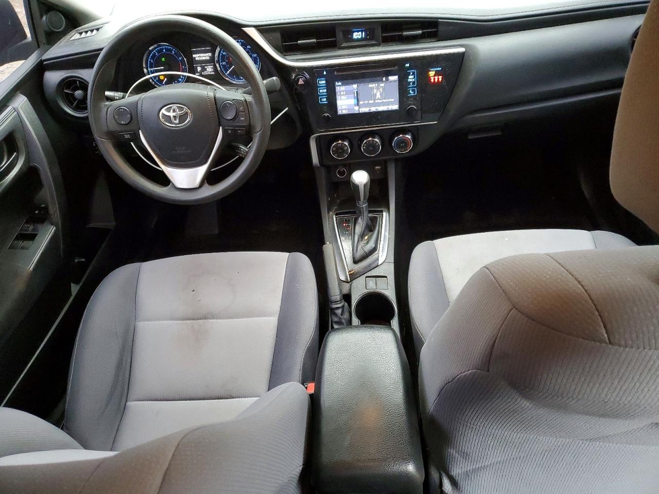 2018 TOYOTA COROLLA L photo 8