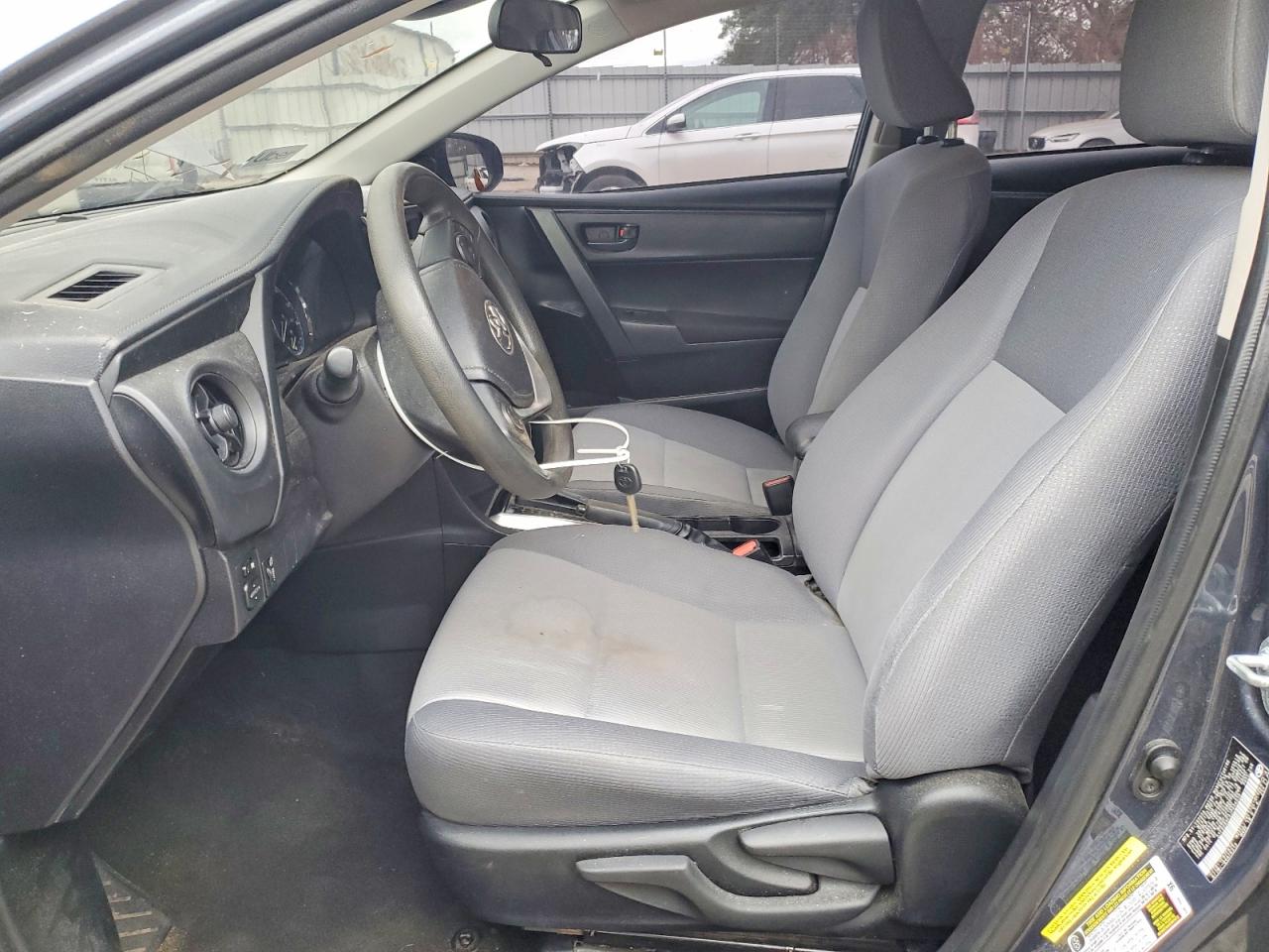 2018 TOYOTA COROLLA L photo 7