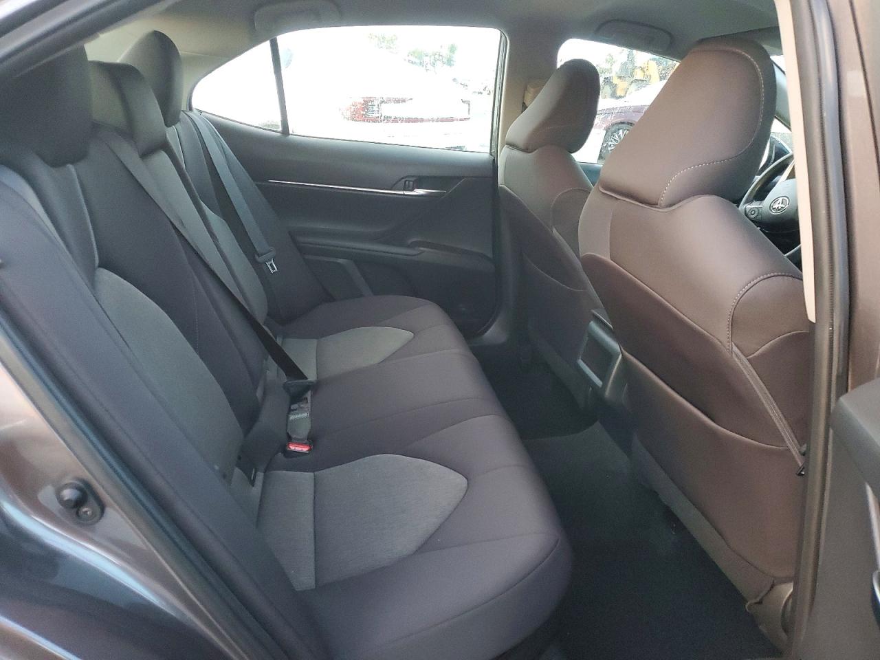 2022 TOYOTA CAMRY LE photo 10