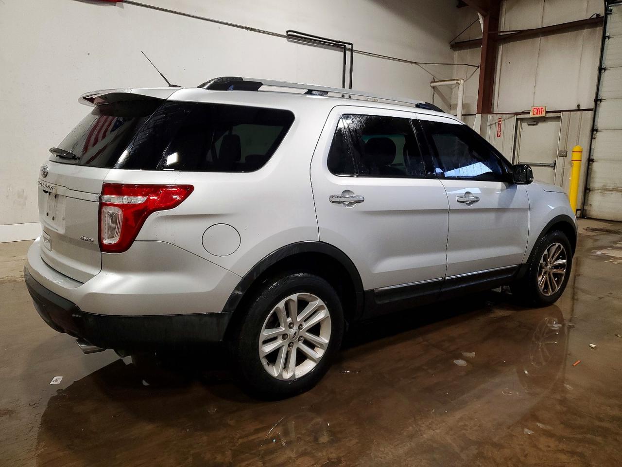 2013 FORD EXPLORER XLT photo 3