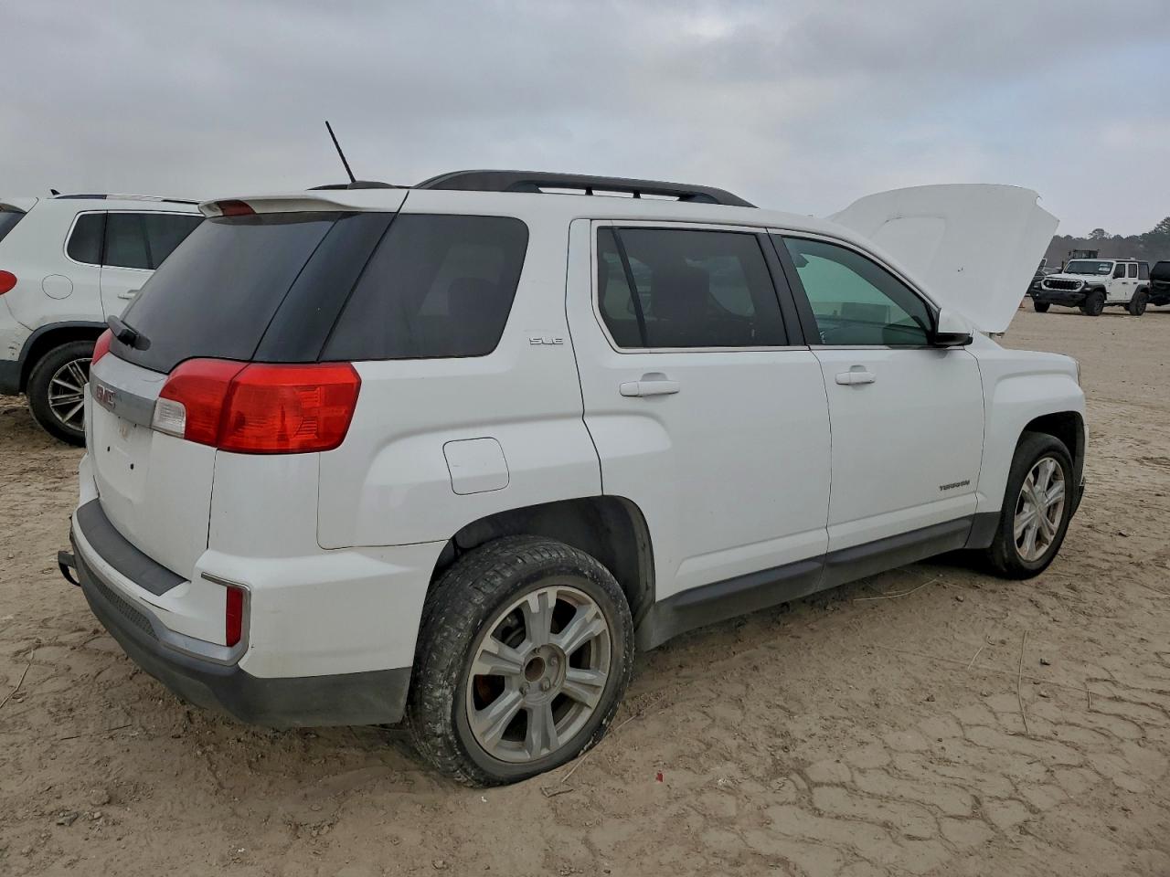 2017 GMC TERRAIN SLE photo 3