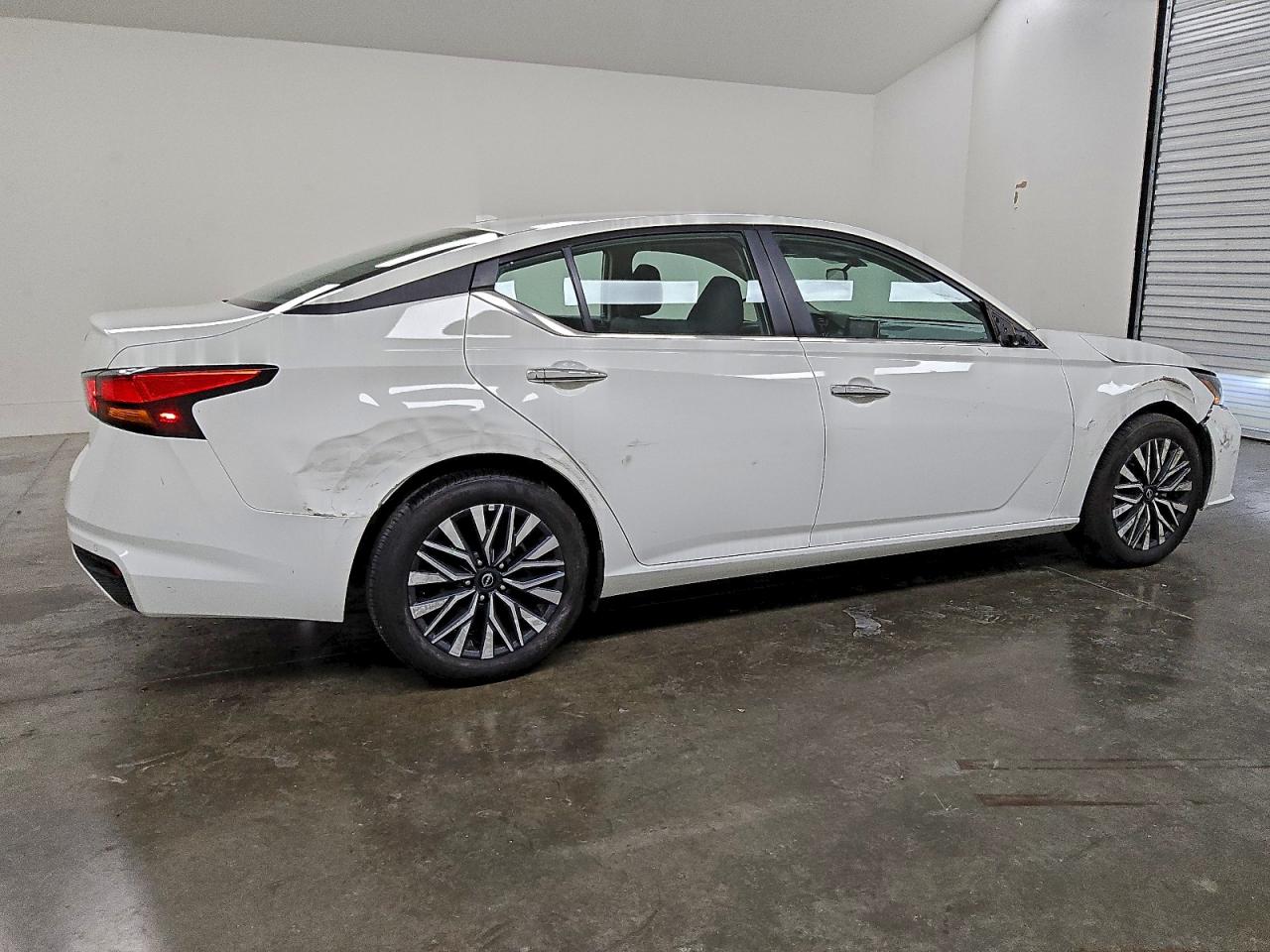 2025 NISSAN ALTIMA SV photo 3
