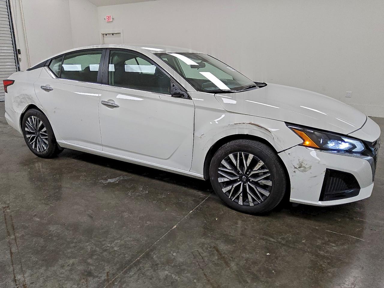2025 NISSAN ALTIMA SV photo 4