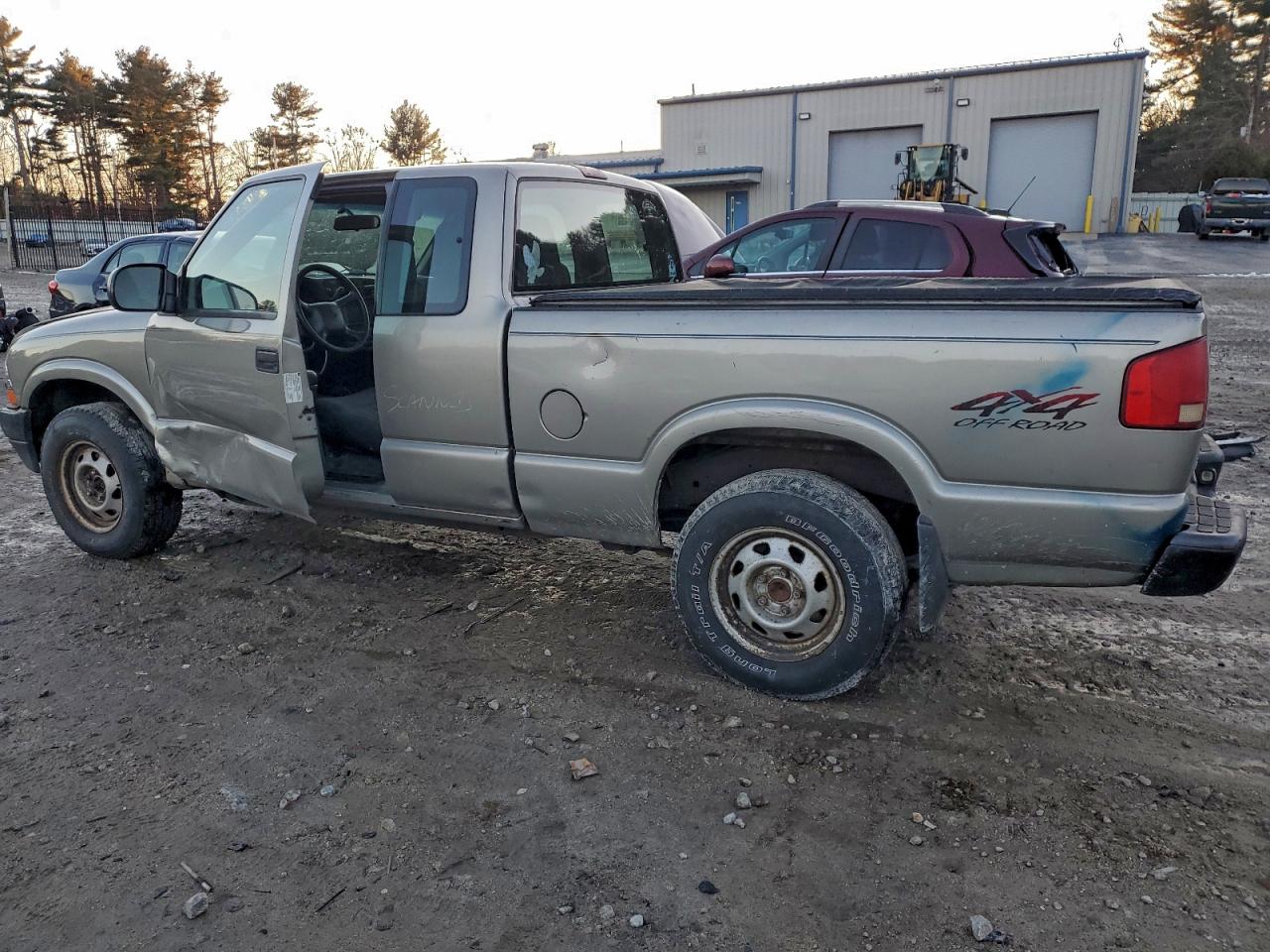 2003 CHEVROLET S TRUCK S10 photo 2