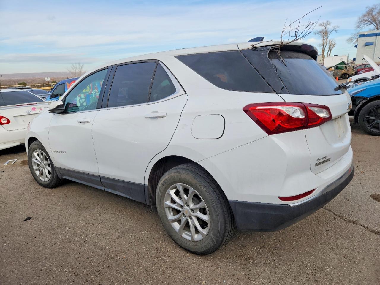 2019 CHEVROLET EQUINOX LT photo 2