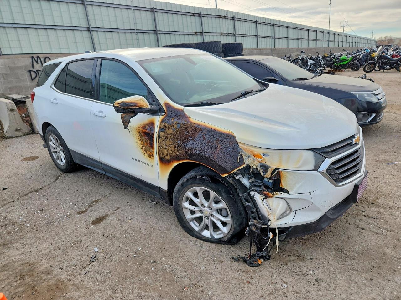 2019 CHEVROLET EQUINOX LT photo 4