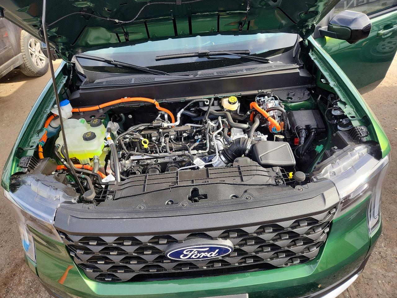 2025 FORD MAVERICK LARIAT photo 21